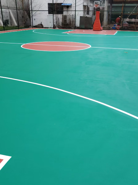 鄂尔多斯 球场长期使用易出现地面开裂